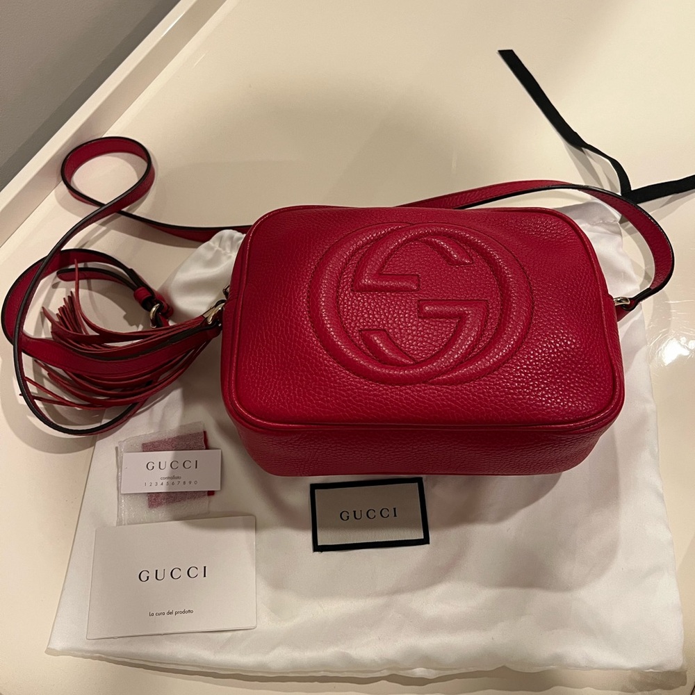 GUCCI red pebbled leather Soho disco bag